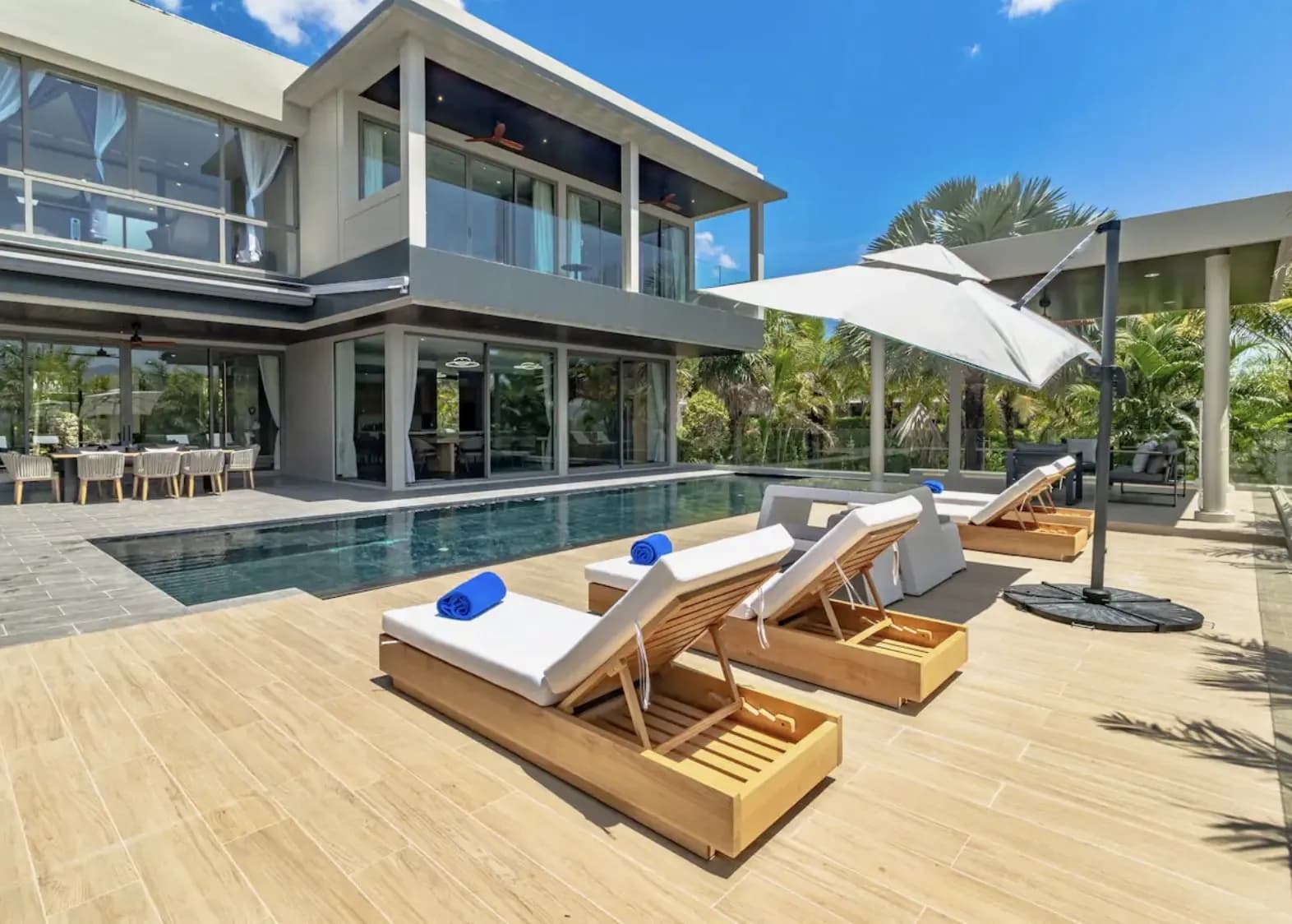 Lion Villa 6