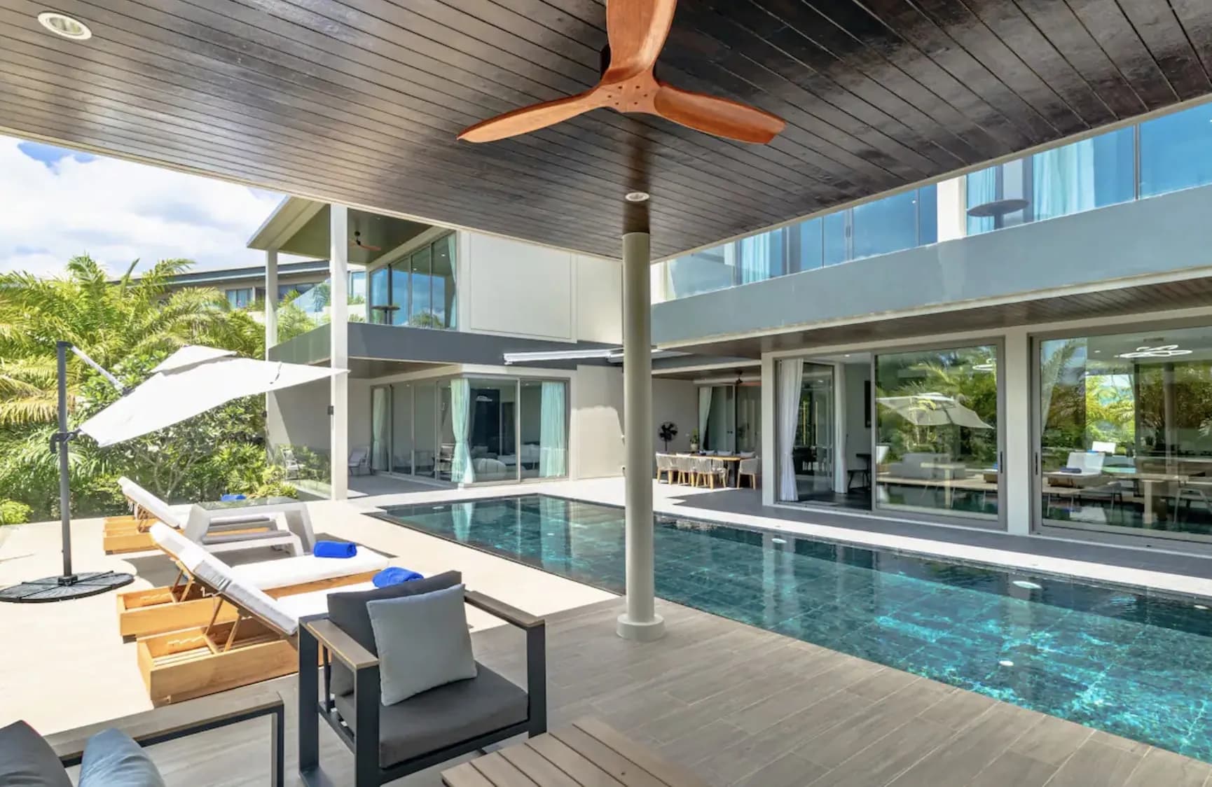 Lion Villa 8