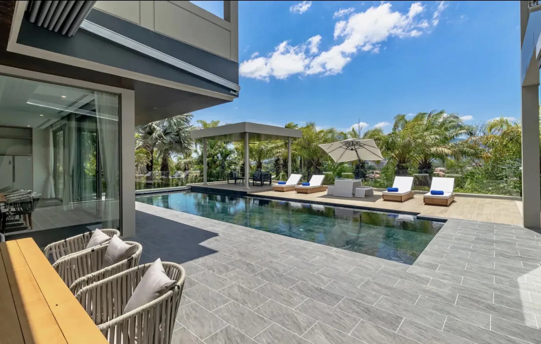 Lion Villa 11